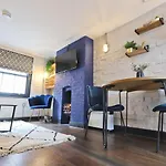 Quirky And Cool Christmas Steps 2 Bed